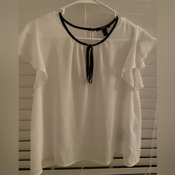 Forever 21 black and white blouse - Picture 2 of 3
